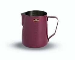 Ti Amo Coloured Milk Jug 950ml -BARISTA WAREHOUSE Sales Tiamo Coloured Milk Jug4 29d7524c 036a 497b 9d9d 54296ec8252b